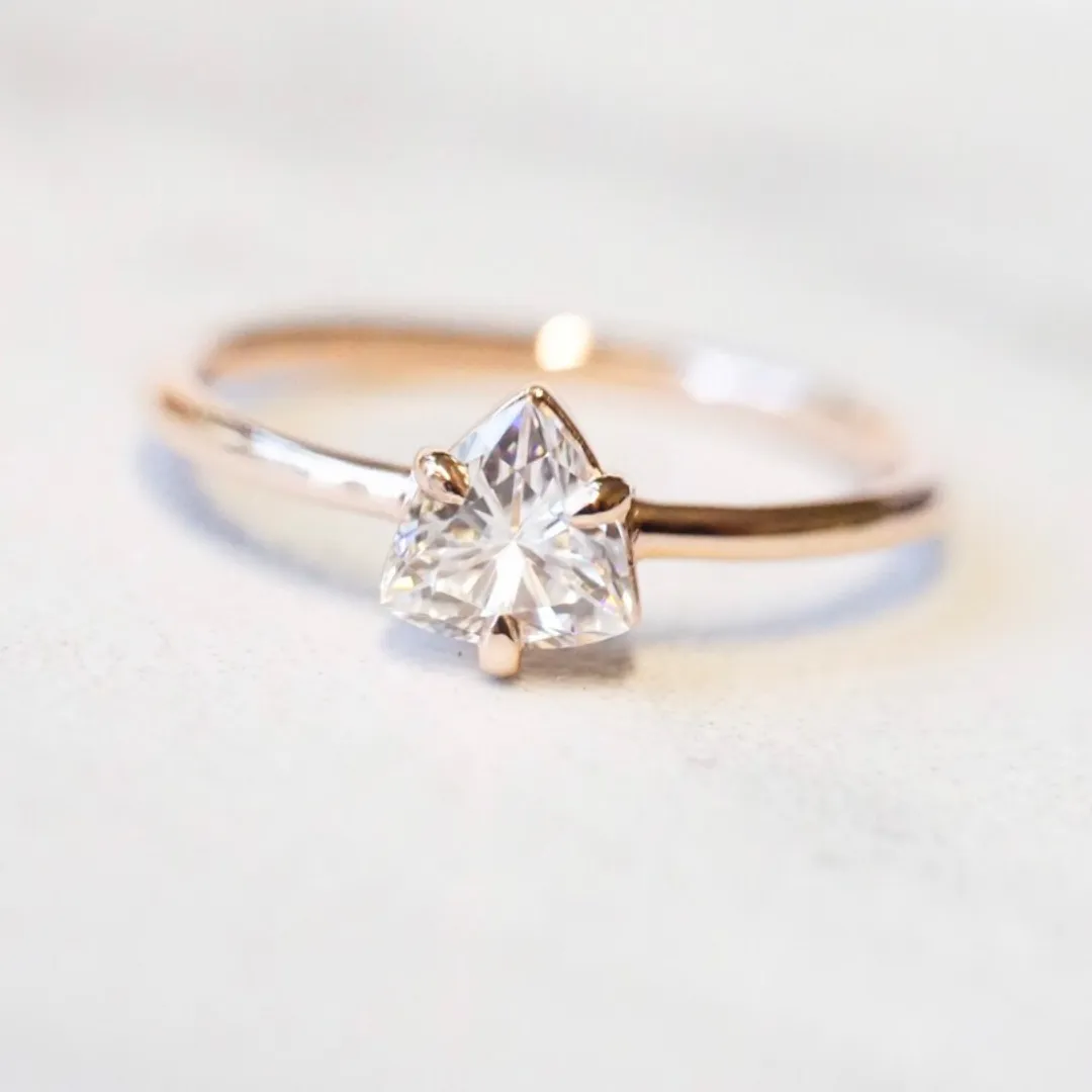 /public/photos/live/trilion cut ring (5).webp